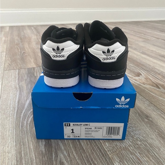 NWT Adidas Originals Rivalry Low Children’s Sneaker Kids Size 1 - Picture 3 of 6